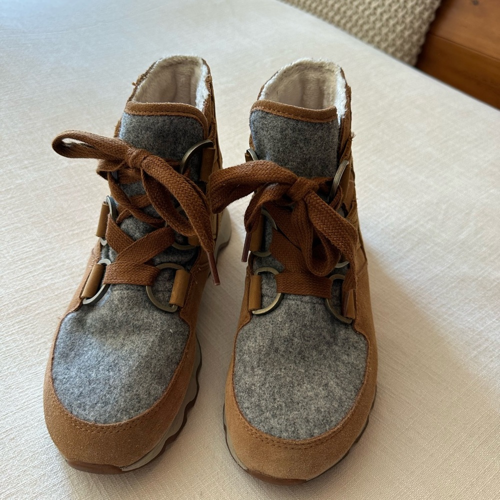 Sorel Women’s Boots in Brown and Gray